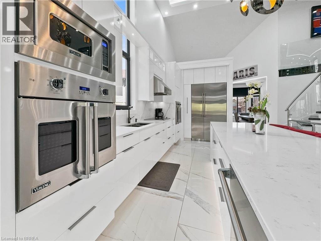 19 ZAVARELLA Court - Photo 8