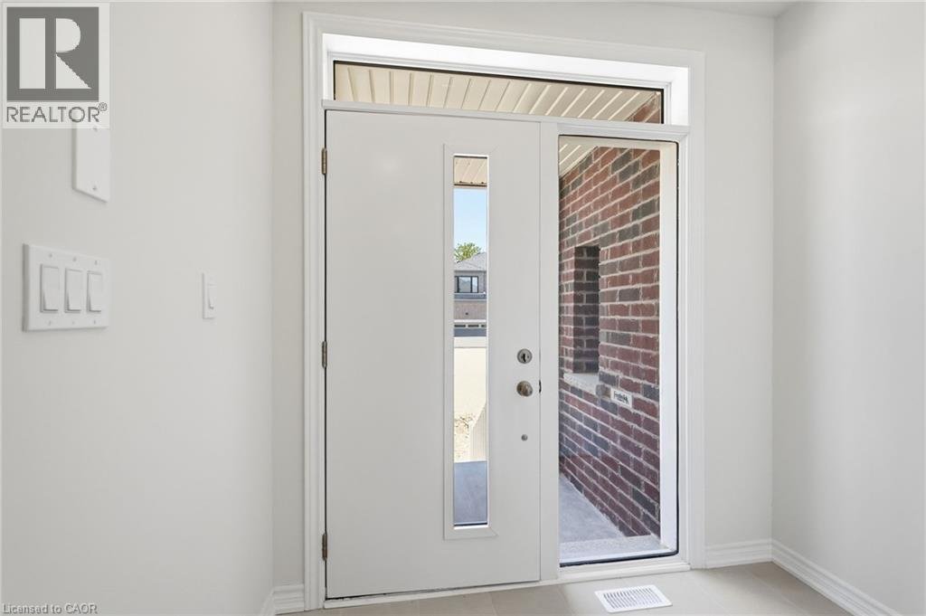 21 CHAPMAN Road - Photo 4