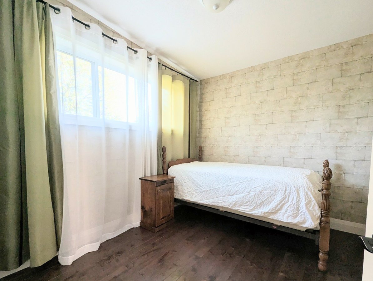 2369 Snyder's Road East - Photo 6
