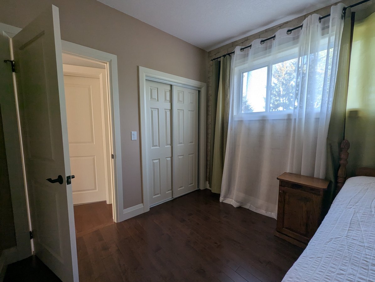 2369 Snyder's Road East - Photo 7