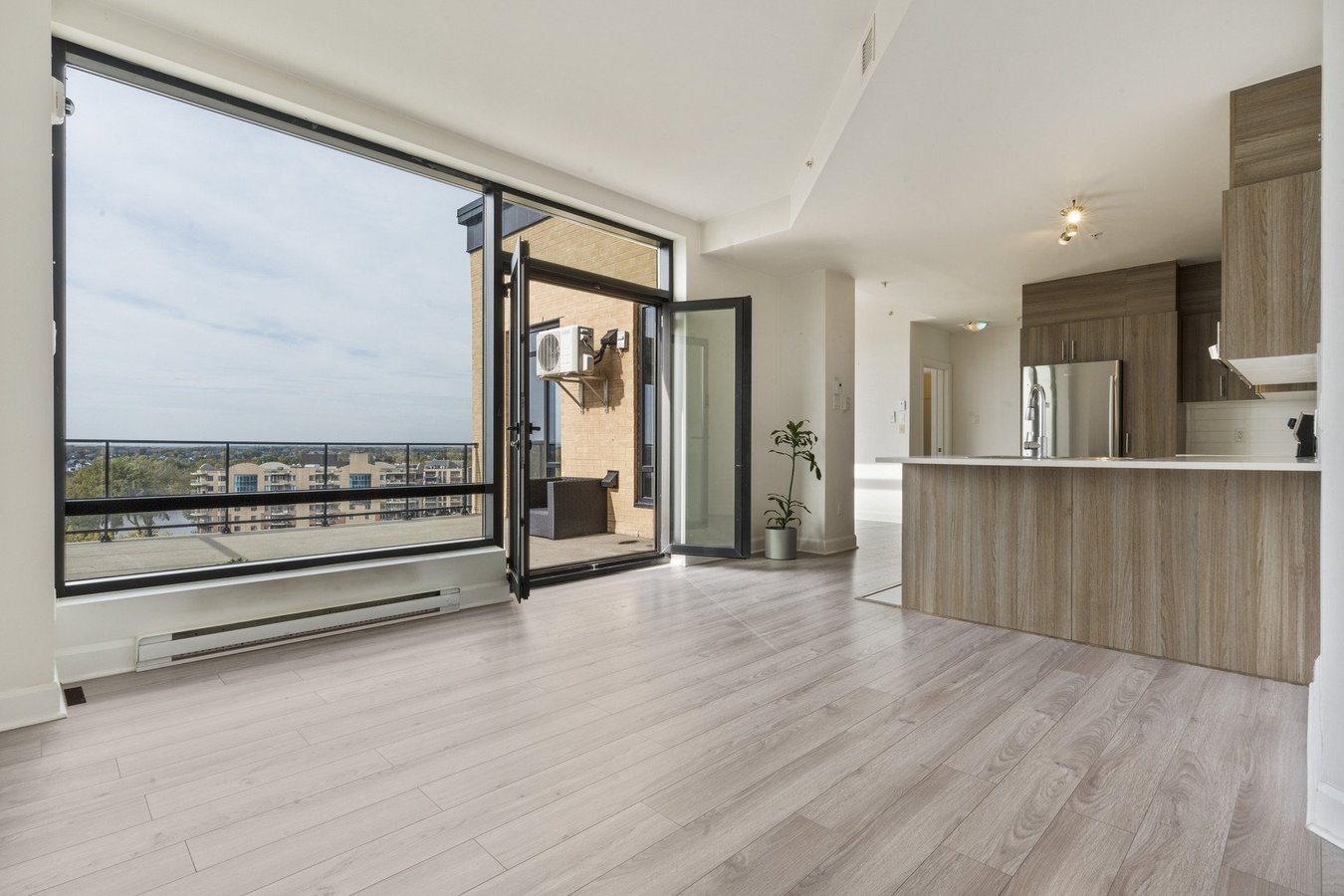 Rentals.ca PierrefondsRoxboro Apartments, Condos and Houses For Rent