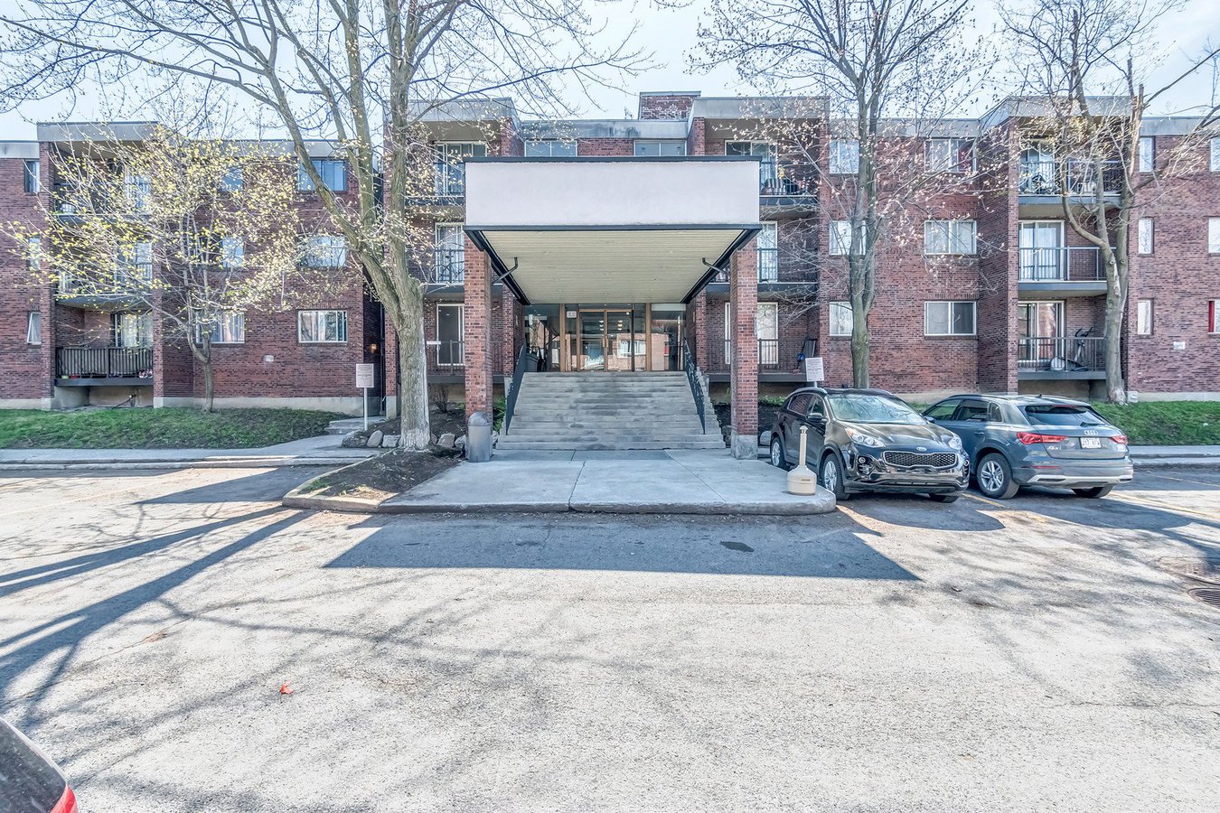 Rentals.ca ) PierrefondsRoxboro Apartments, Condos and Houses For Rent