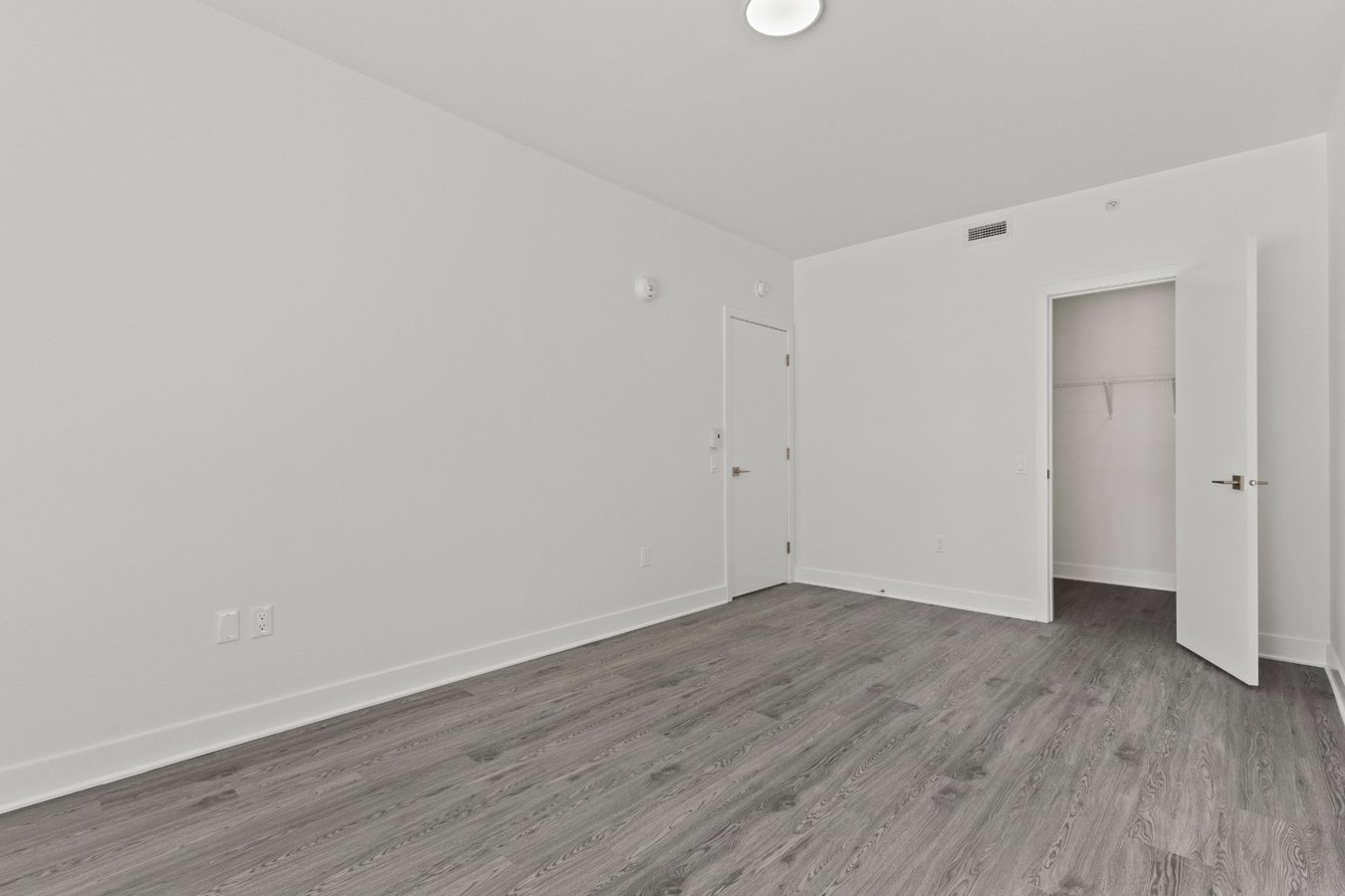 242 Boulevard Hymus - Photo 12