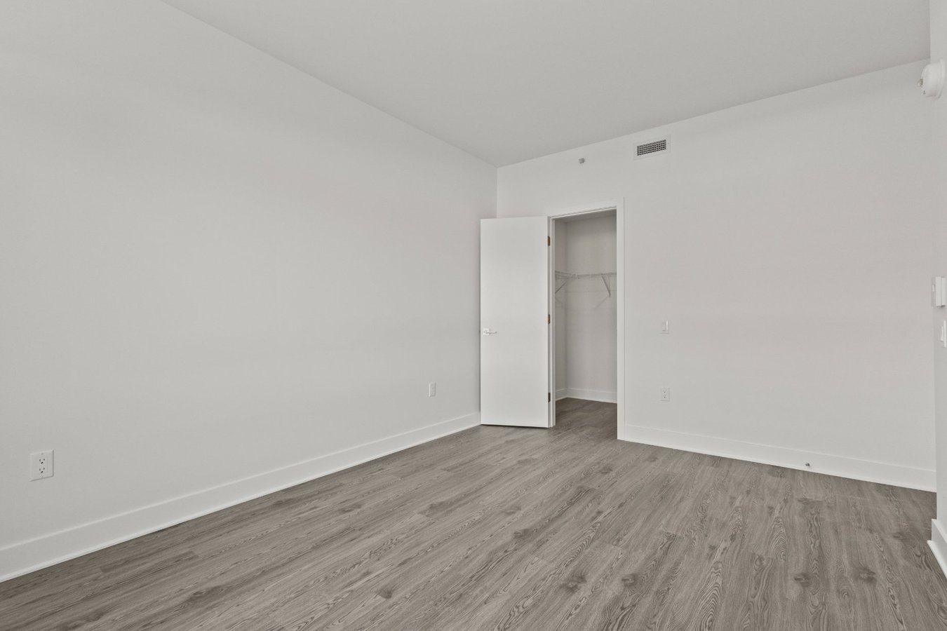 242 Boulevard Hymus - Photo 21