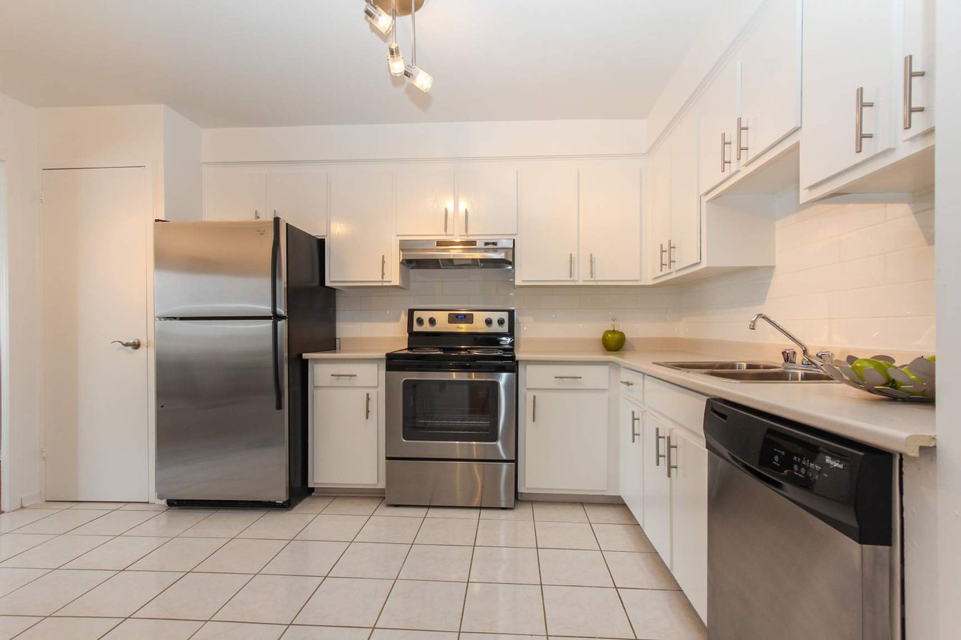 Rentals.ca ) PointeClaire Apartments, Condos and Houses For Rent