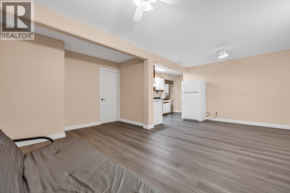 Ground Level 1289 LINCOLN DRIVE - Photo 3