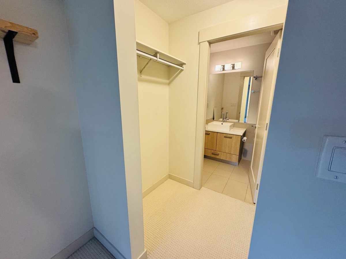 2214 Kelly Avenue - Photo 14