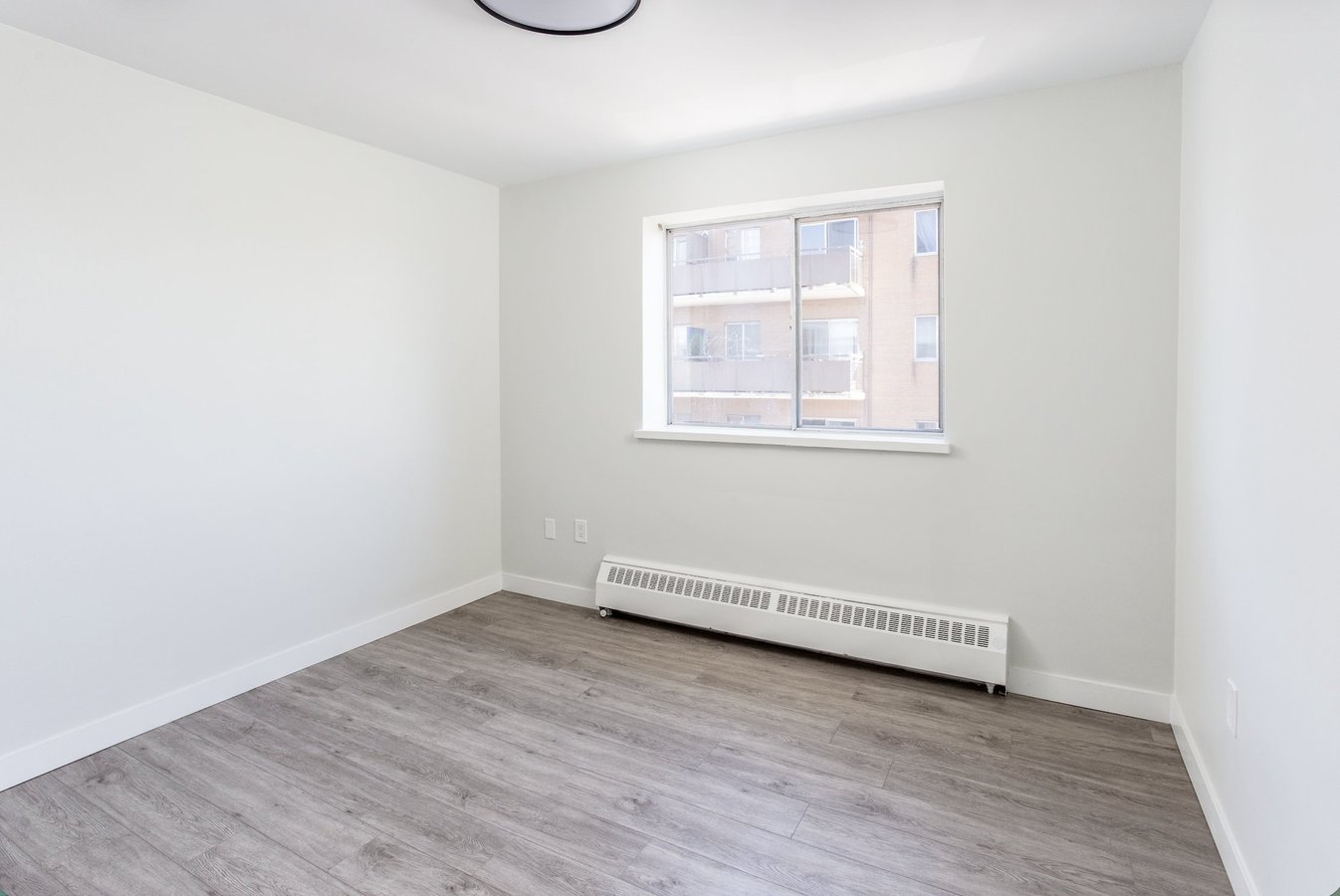 371 Lakeshore Road West - Photo 12