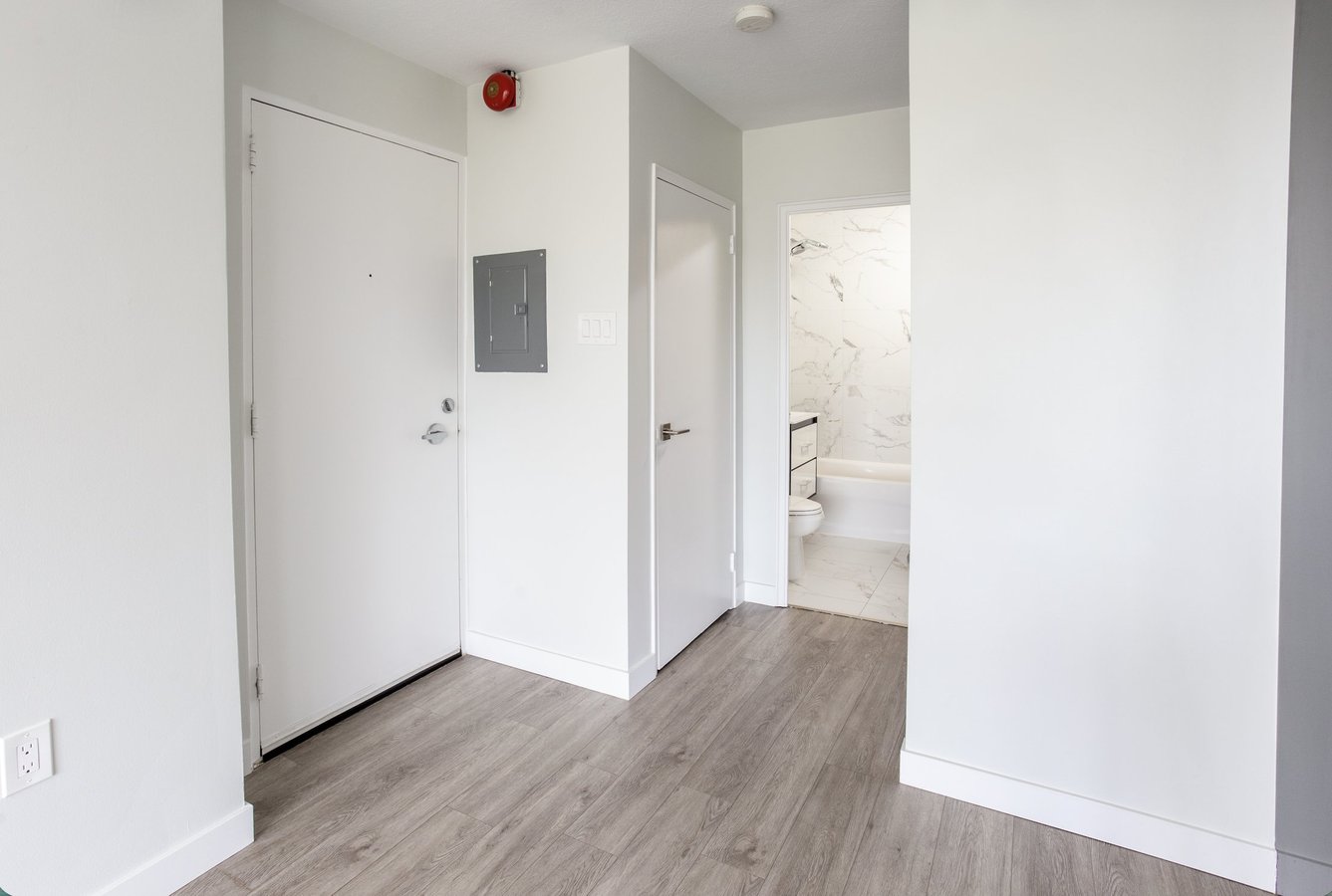 371 Lakeshore Road West - Photo 9