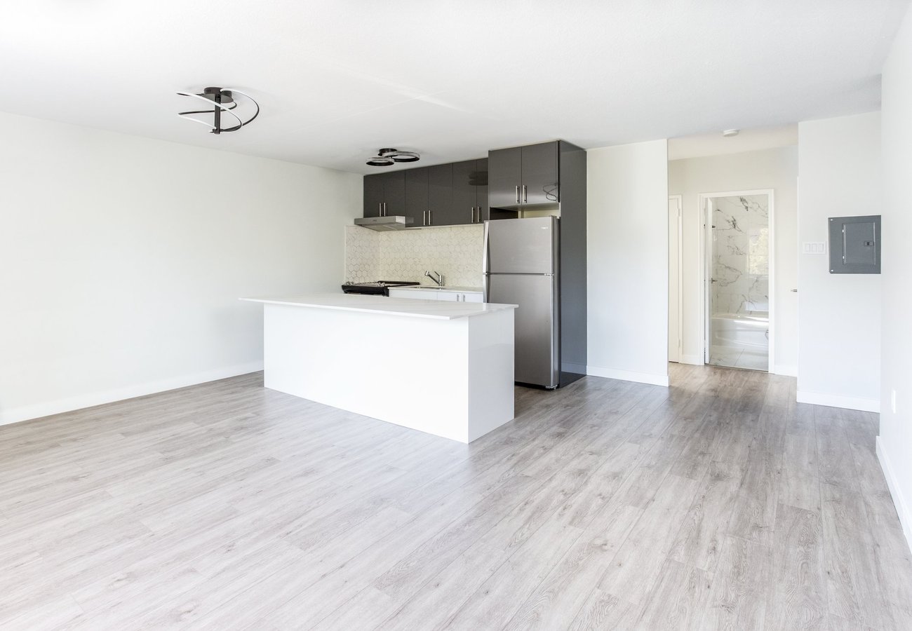 371 Lakeshore Road West - Photo 5