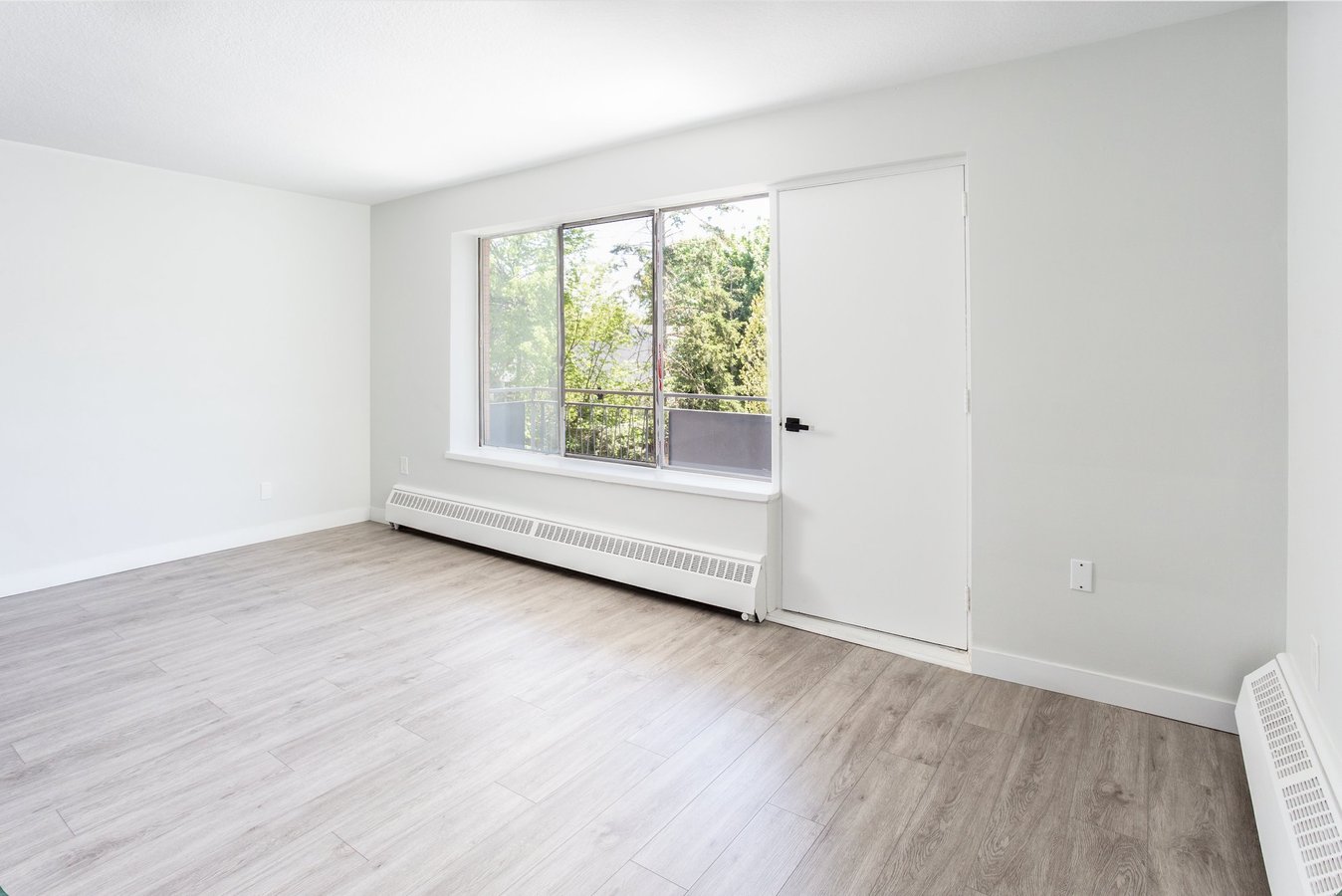 371 Lakeshore Road West - Photo 8