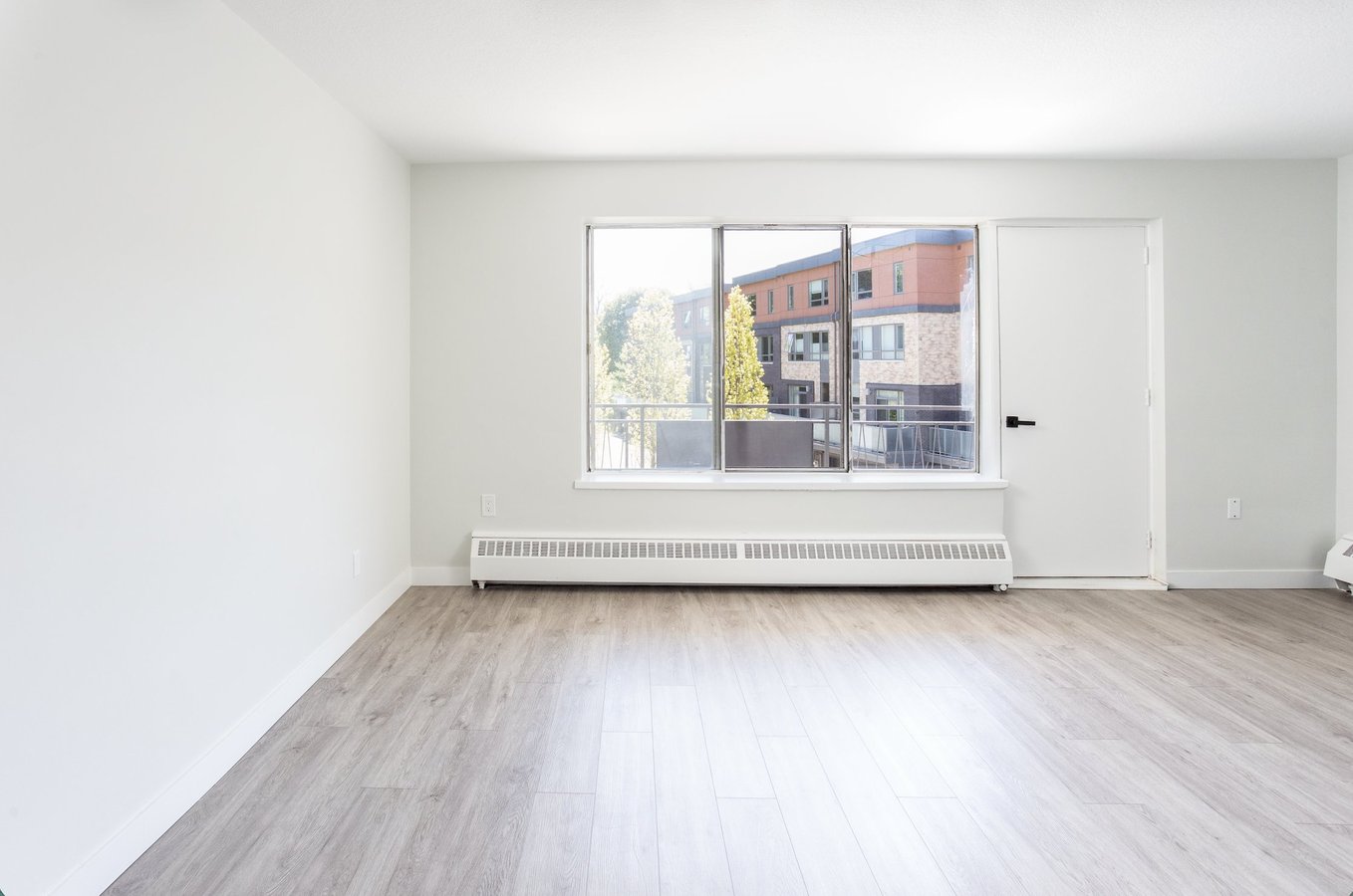 371 Lakeshore Road West - Photo 9