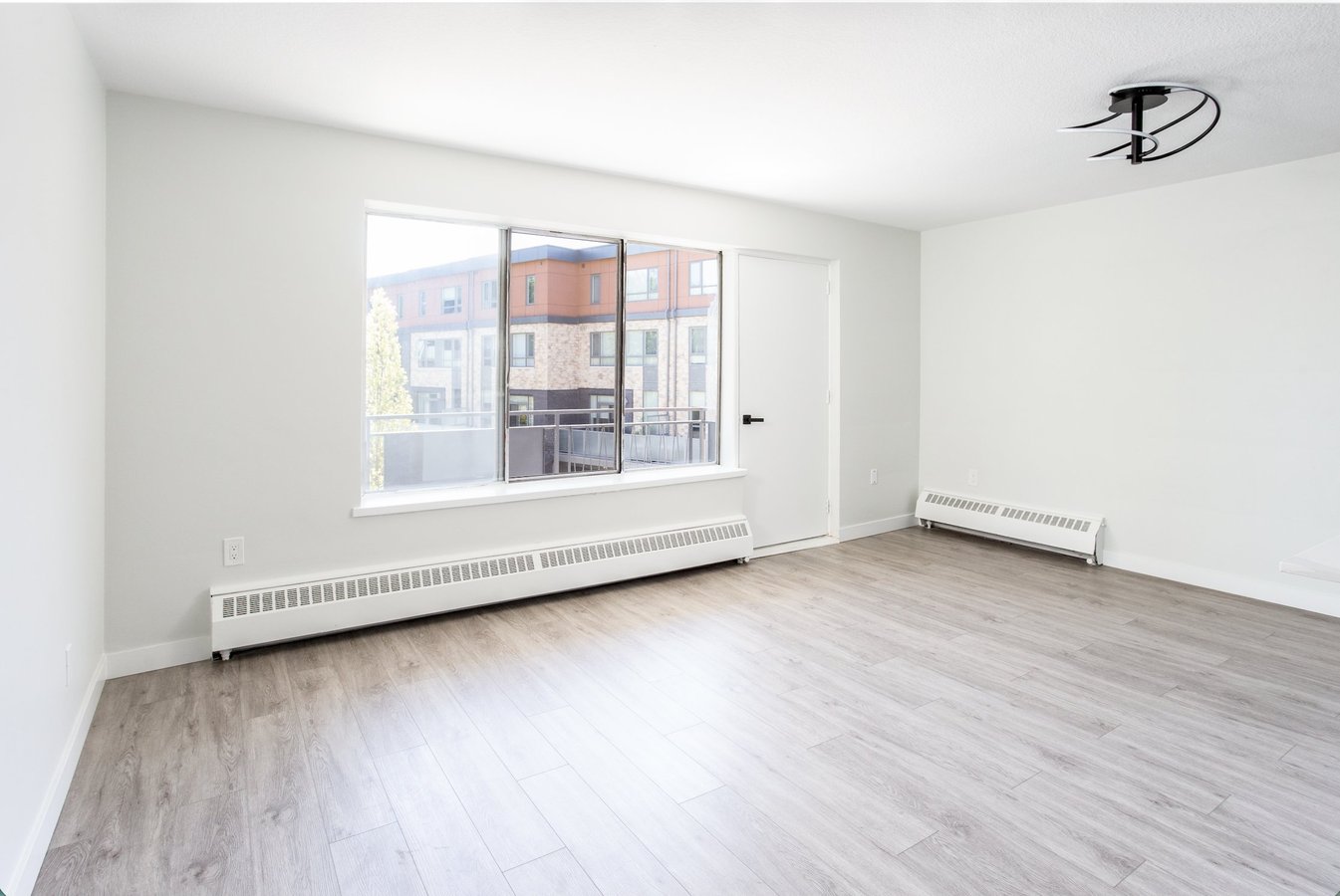 371 Lakeshore Road West - Photo 10