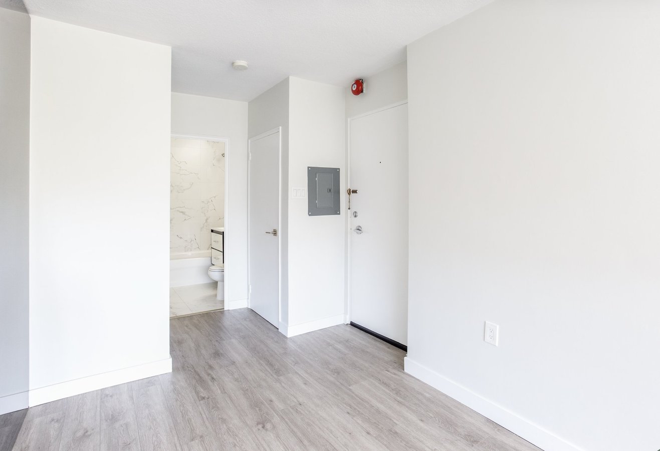 371 Lakeshore Road West - Photo 12