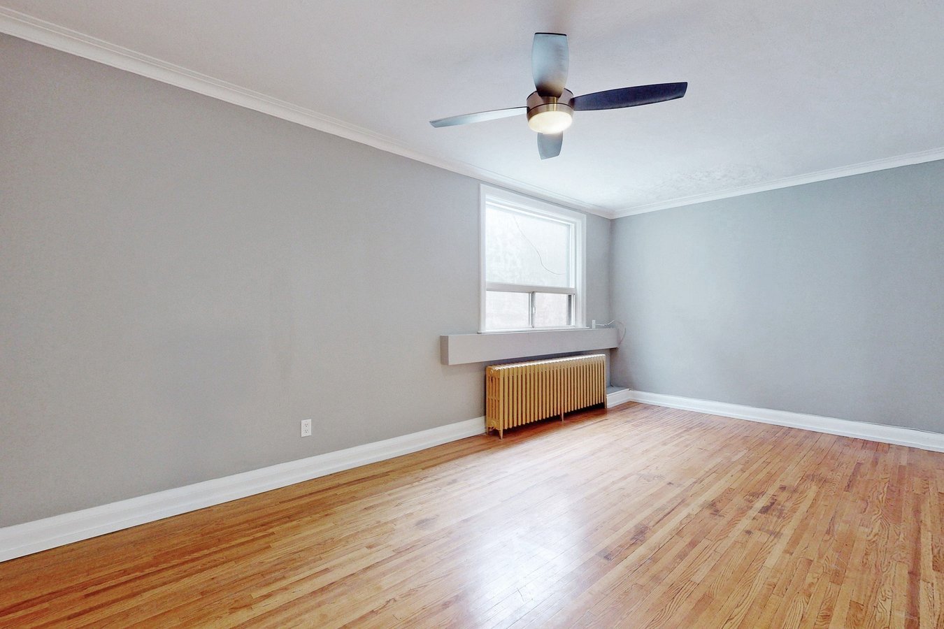 255 Lakeshore Road East - Photo 3