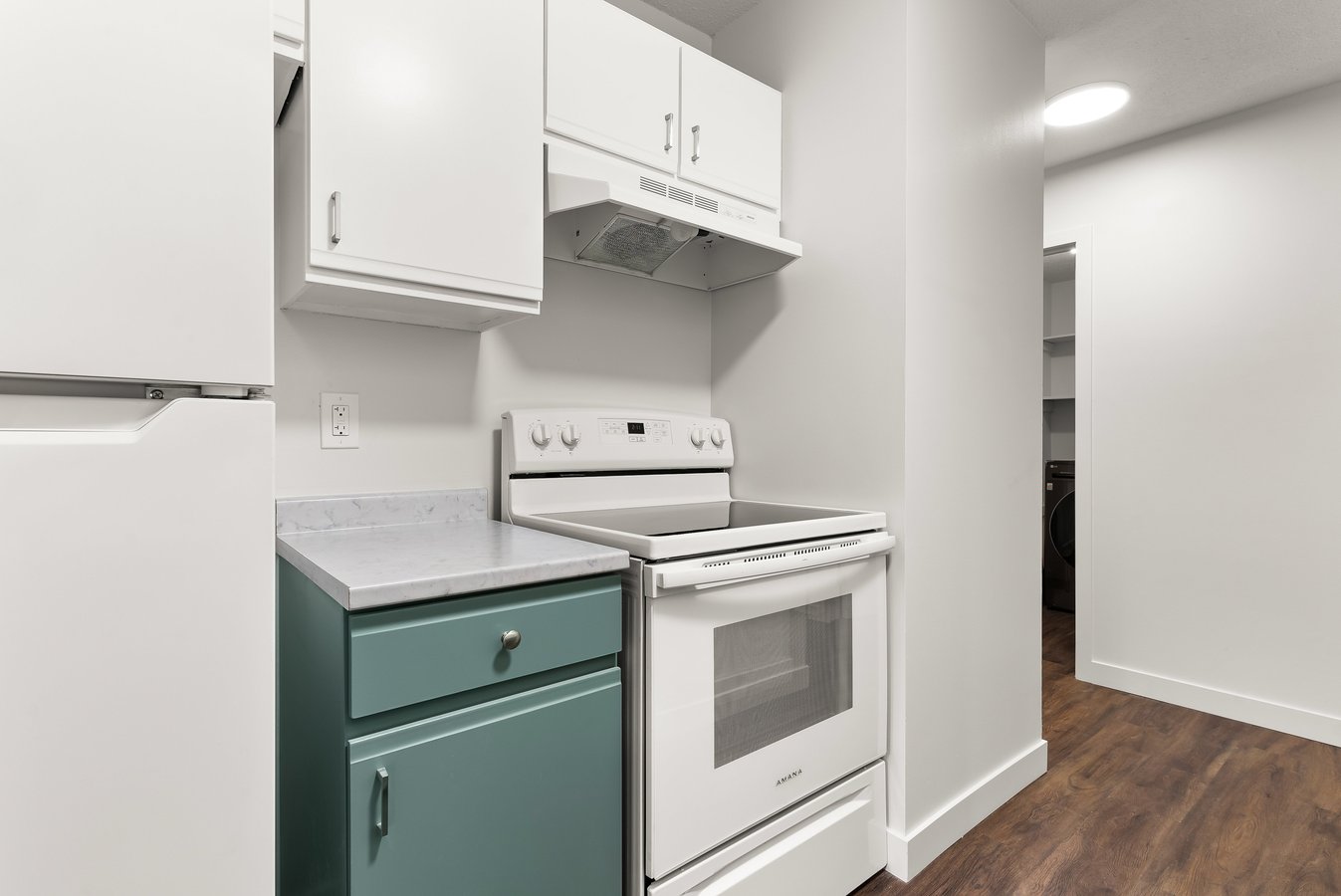 2221 Robinson Street - Photo 3