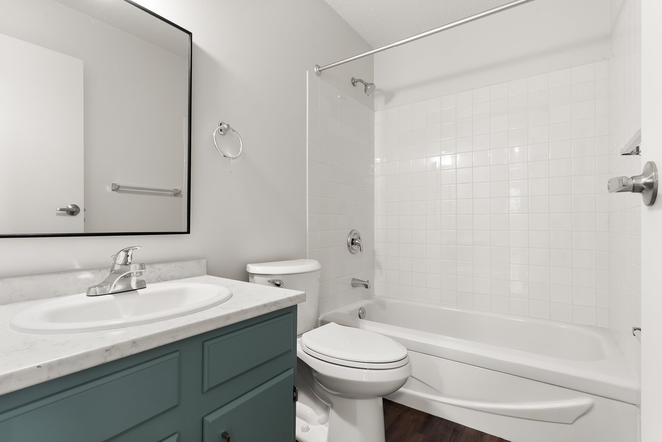 2221 Robinson Street - Photo 9