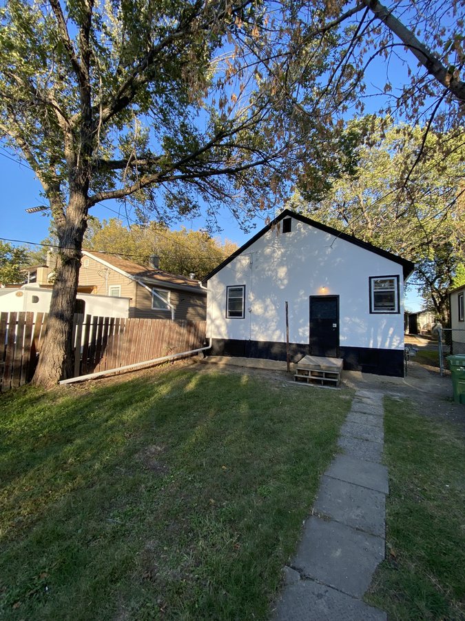 1226 Rae Street - Photo 3
