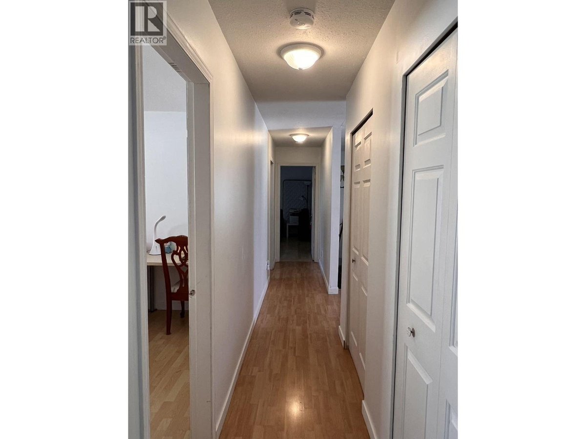Upper 9580 BLUNDELL ROAD - Photo 6