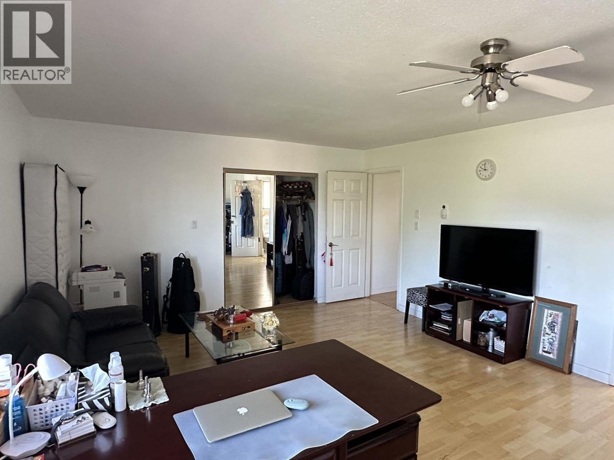 Upper 9580 BLUNDELL ROAD - Photo 8