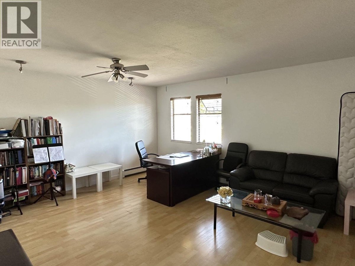 Upper 9580 BLUNDELL ROAD - Photo 9
