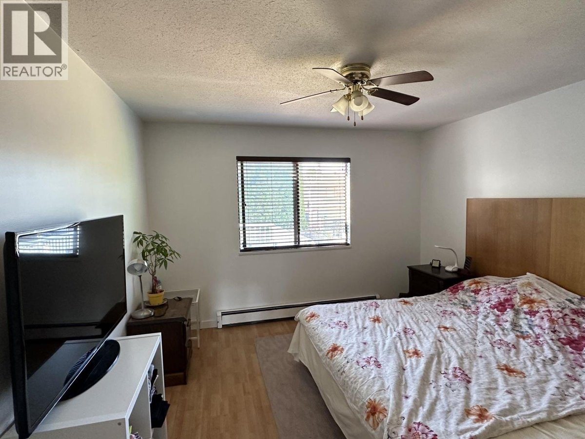 Upper 9580 BLUNDELL ROAD - Photo 10