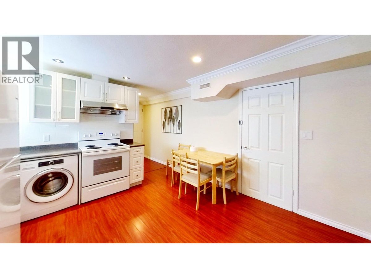 9140 CHAPMOND CRESCENT - Photo 4