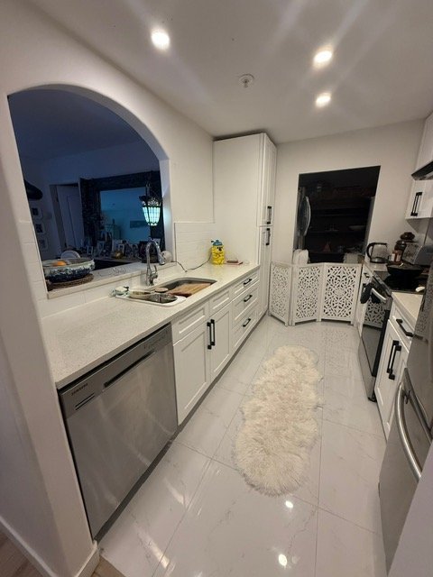 5900 Dover Crescent - Photo 2