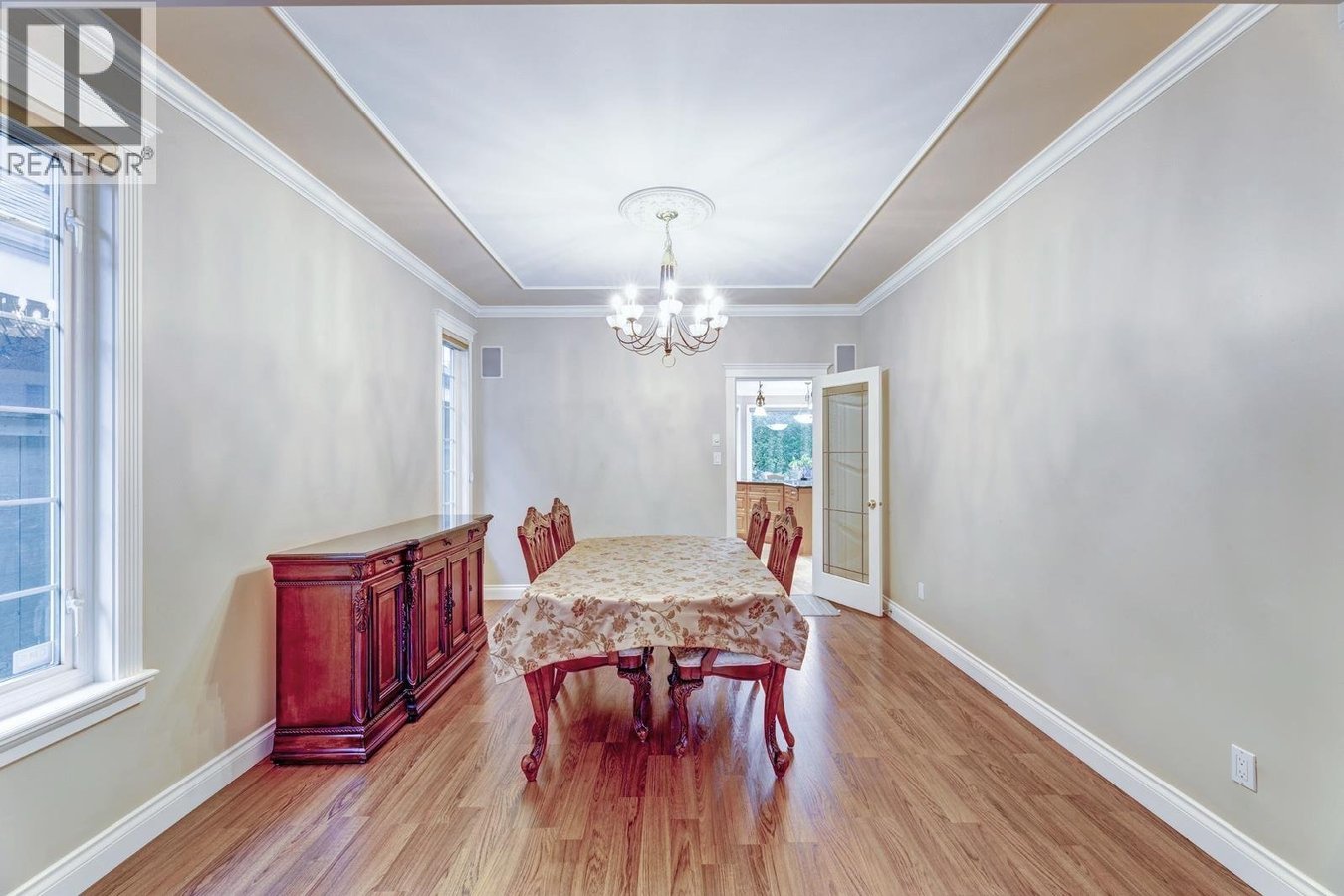 7988 7988 SUNNYHOLME CRESCENT - Photo 2