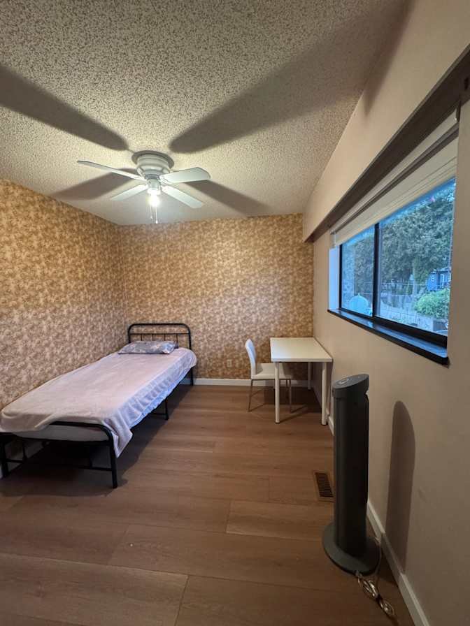 Deerfield Crescent - Photo 3