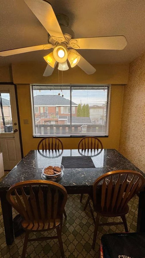 Deerfield Crescent - Photo 4
