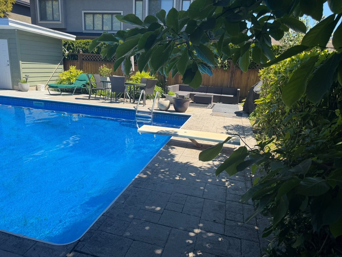 9211 Chapmond Crescent - Photo 10