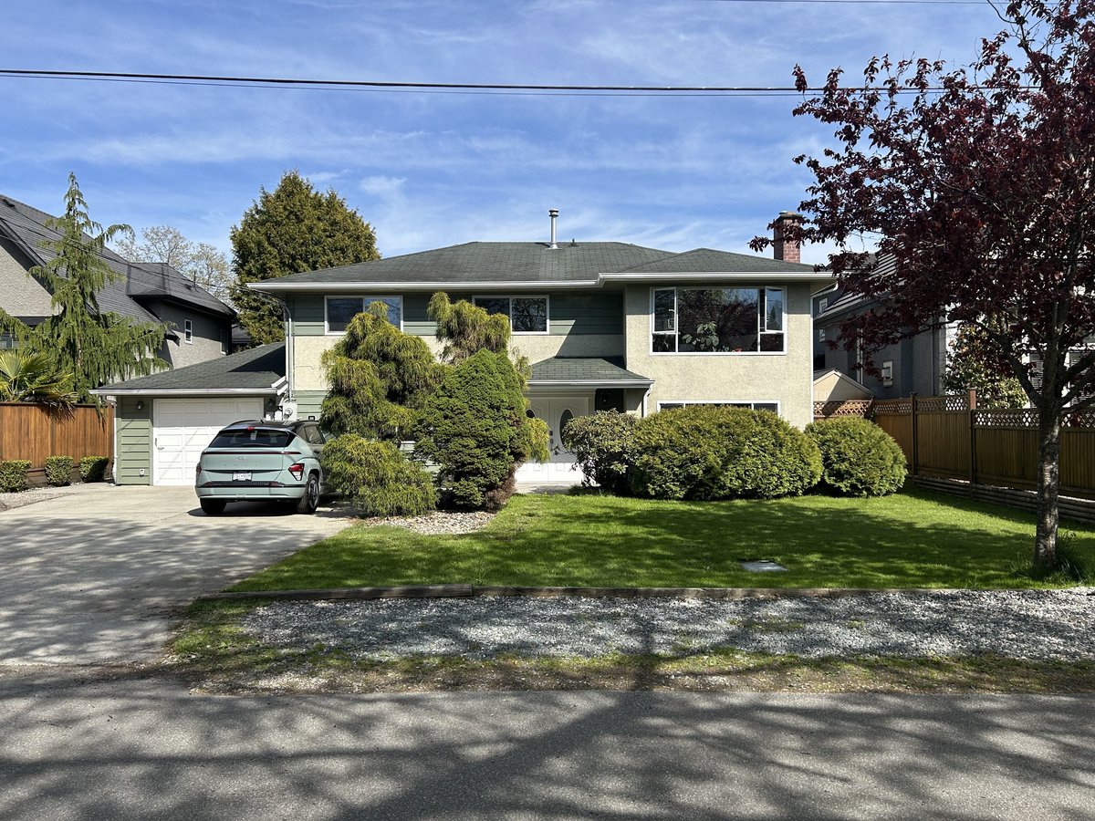 9211 Chapmond Crescent - Photo 11
