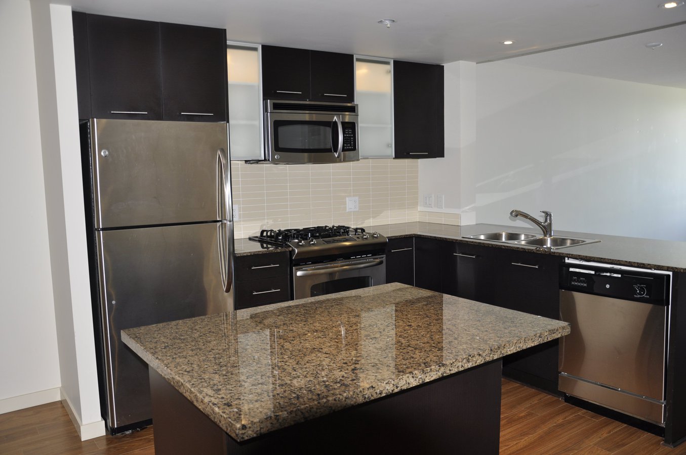 3111 Corvette Way - Photo 3