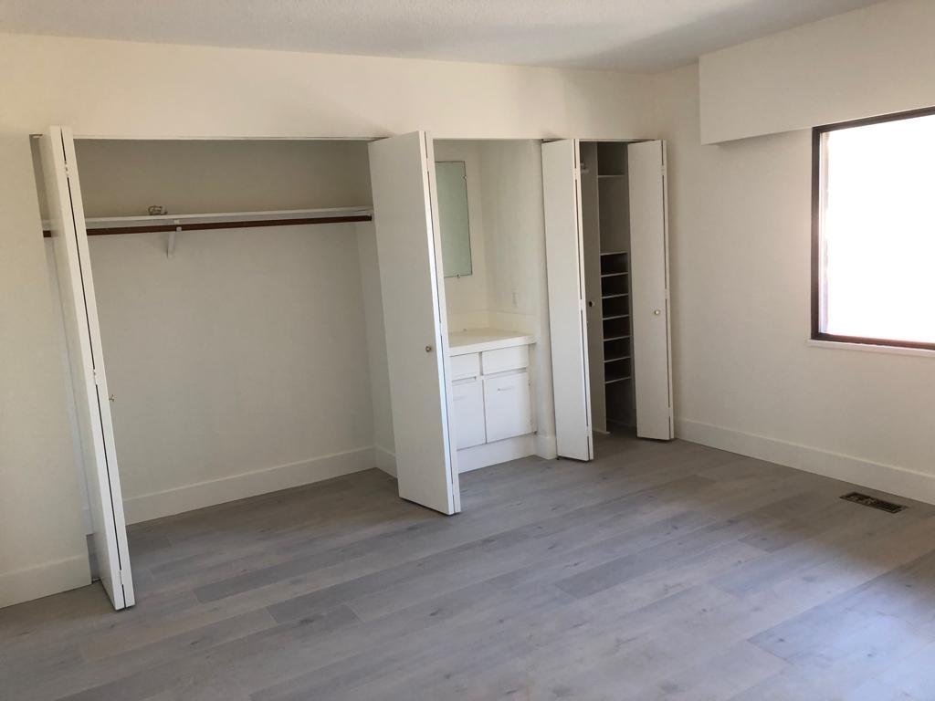 9800 Glenacres Drive - Photo 3