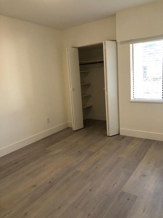 9800 Glenacres Drive - Photo 4