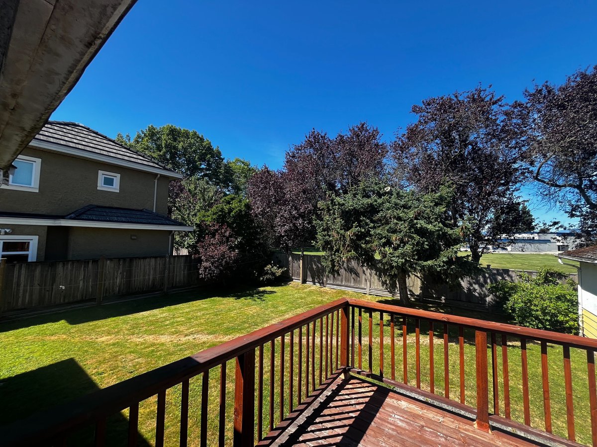 3591 Ullsmore Avenue - Photo 9