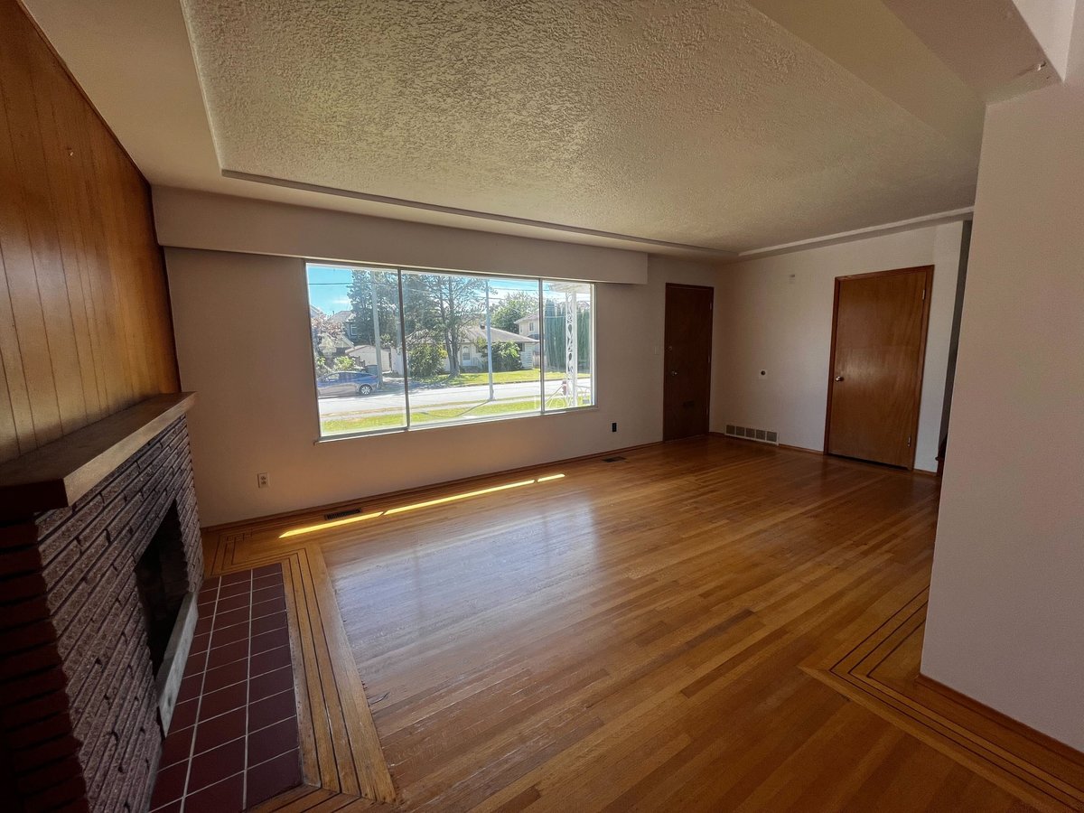 3591 Ullsmore Avenue - Photo 2
