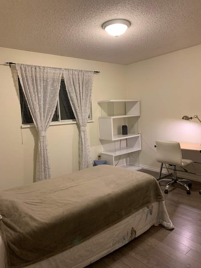 Cambie - Photo 2