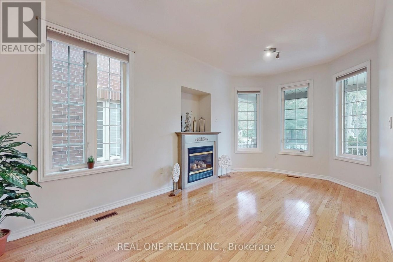 19 LONGWOOD AVENUE S - Photo 9