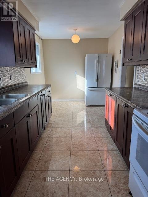 MAIN - 63 CENTRE STREET E - Photo 5