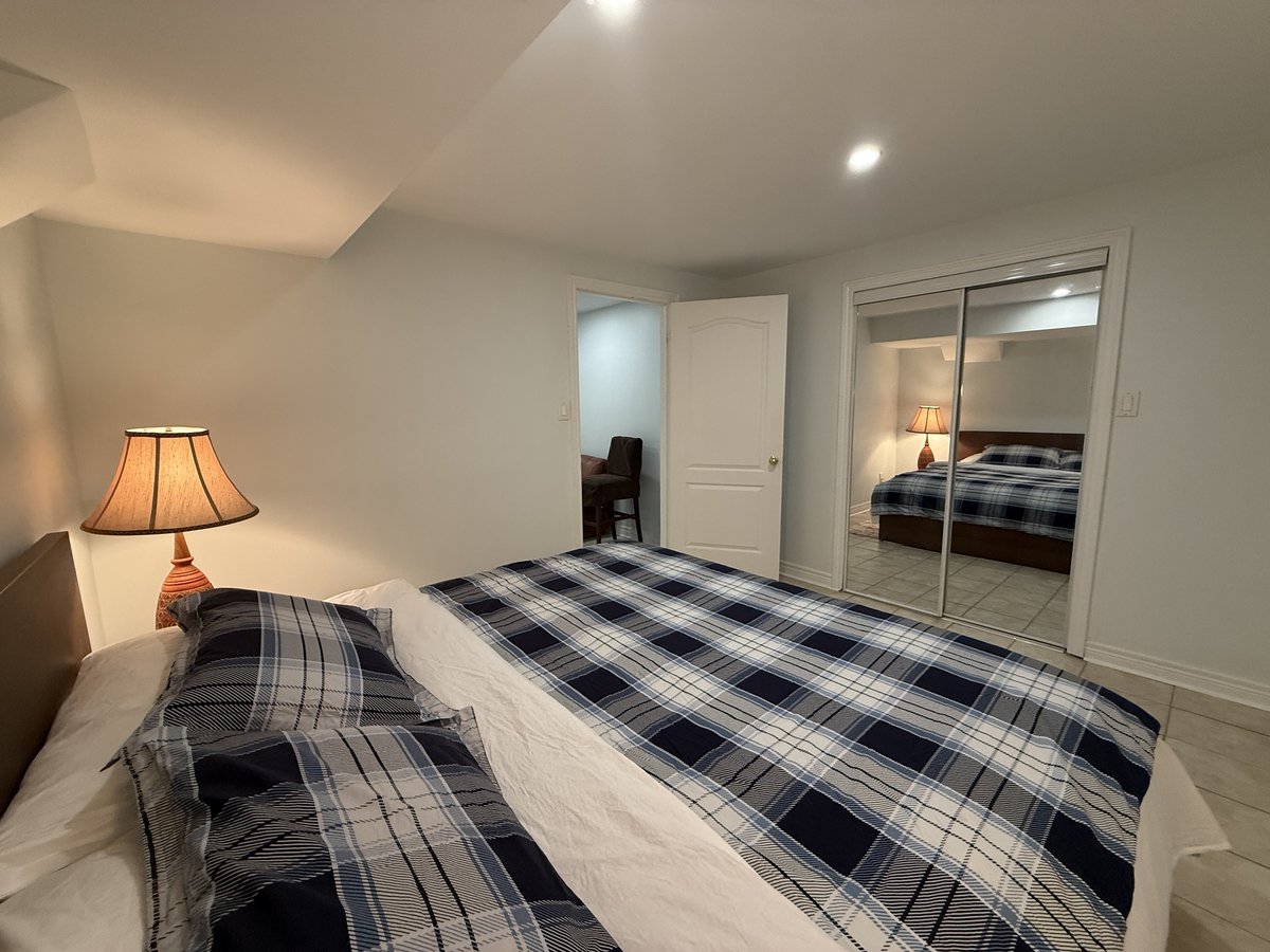 4 Aladdin Crescent - Photo 8