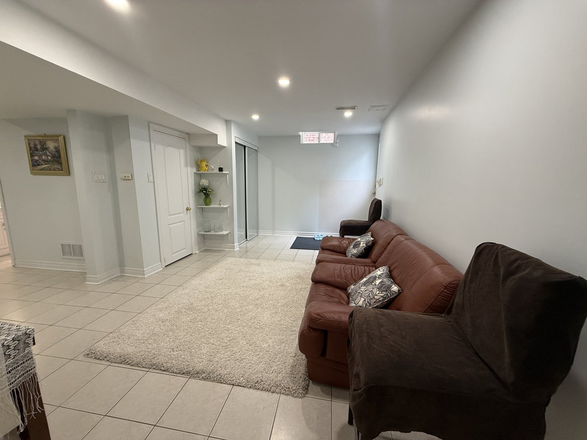 4 Aladdin Crescent - Photo 3