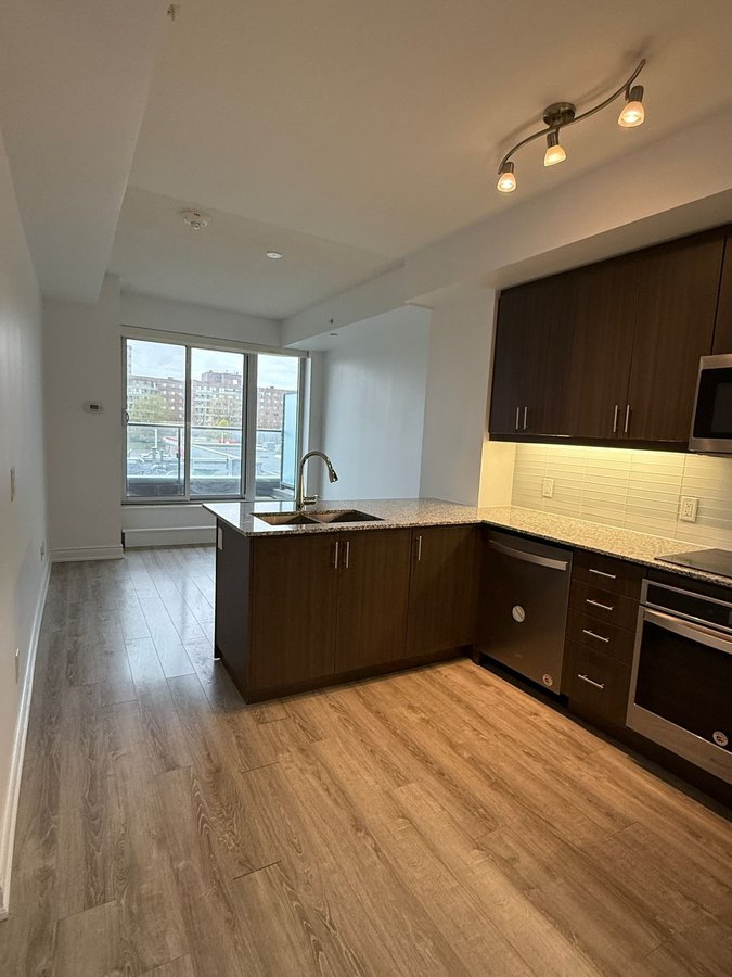 9618 Yonge Street - Photo 2