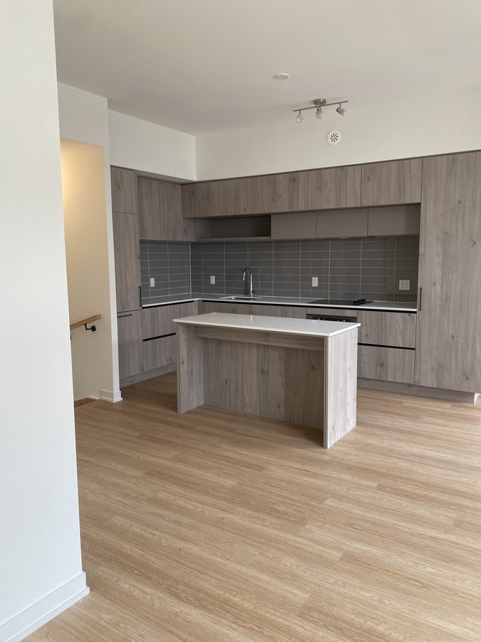 Richmond Hill 2 Bedroom Apartments Condos and Houses for Rent