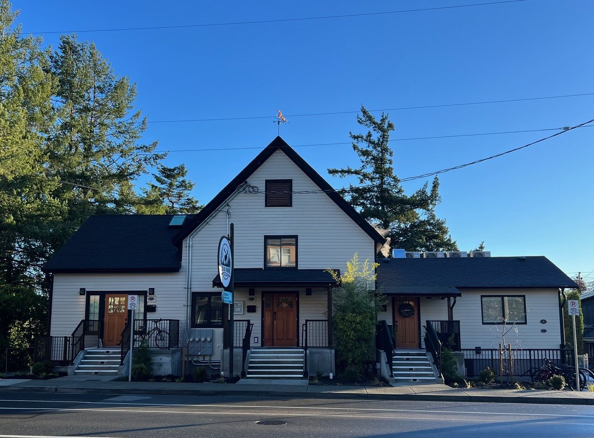 Rentals.ca Saanichton Apartments, Condos and Houses For Rent