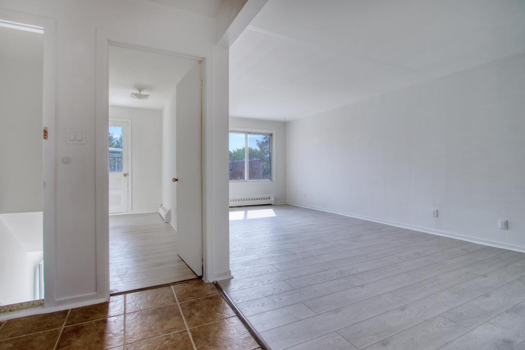 Rentals.ca ) SaintLaurent Apartments, Condos and Houses For Rent