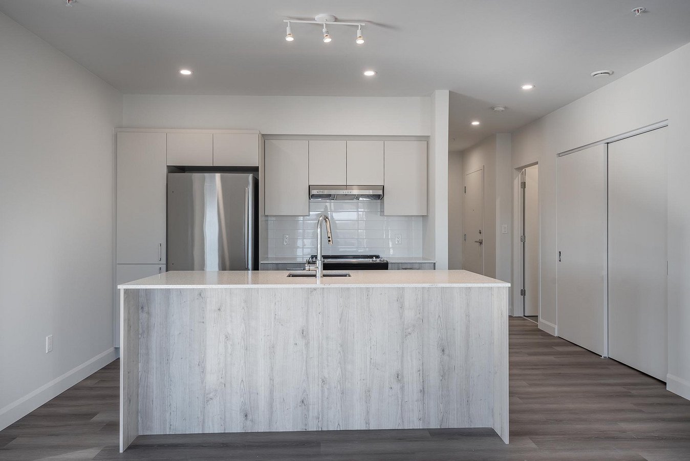 Rentals.ca ) SaintLaurent Apartments, Condos and Houses For Rent