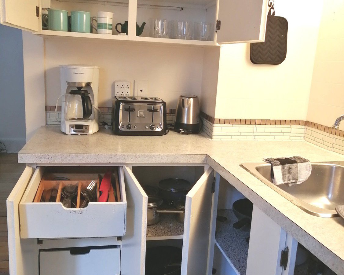 Private room furnished with fully equipped kitchen - Photo 8