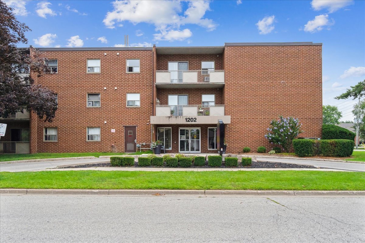 Sarnia 2 Bedroom Apartments Condos and Houses for Rent